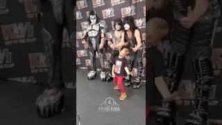 kiss meet his little fans #kissband #monkband #poweruptour #monkband
