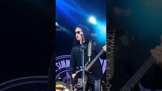 Gene Simmons guitar solo #genesimmons #paulstanley #kiss #kissband #deepriff