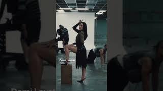 @demilovato - Kiss
