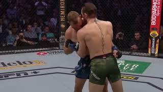 Conor McGregor metiendo hombrazos a Cerrone